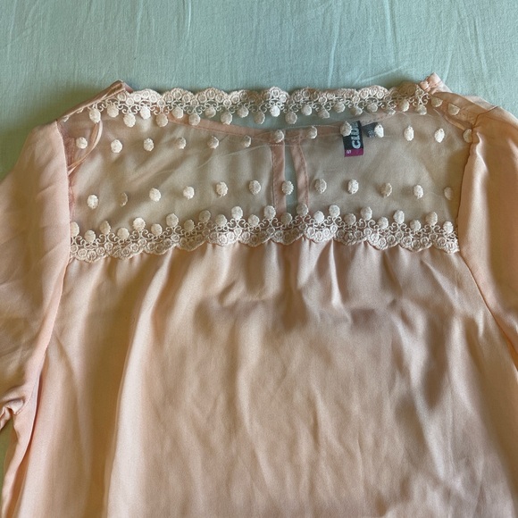 Light pink blouse - Picture 3 of 4